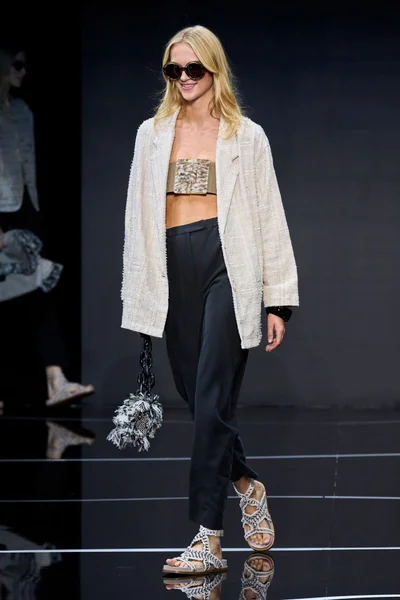 Look 1